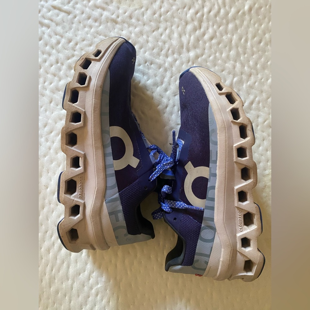 GUC On Cloudmonster tennis shoes size 7